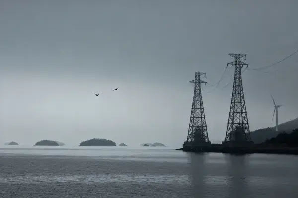 高压输电铁塔沿海场景