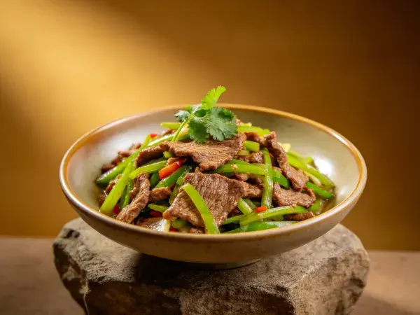 牛肉炒芹菜的精致呈现