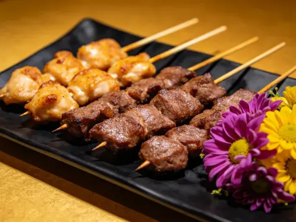 鸡肉牛肉烤串摆盘展示