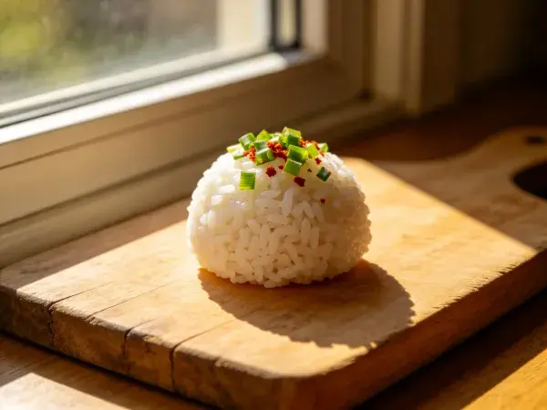 窗边木上的造型米饭展示