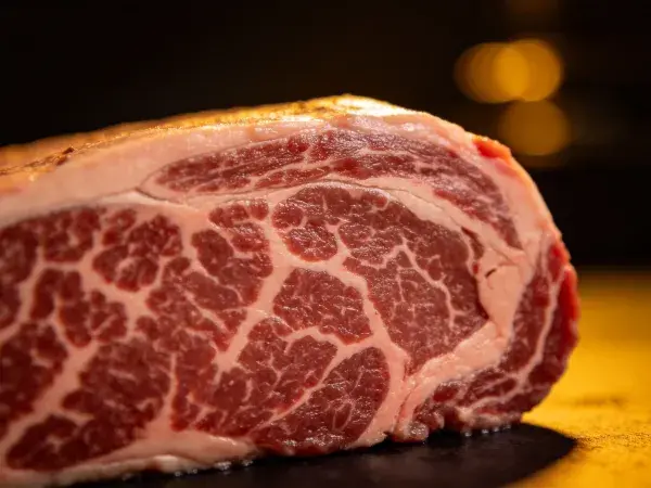 雪花纹理牛肉展示特写
