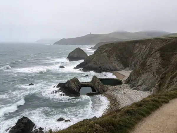 露天海岸悬崖地貌瞬间