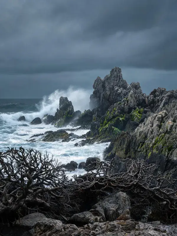 海岸岩石地貌风暴场景