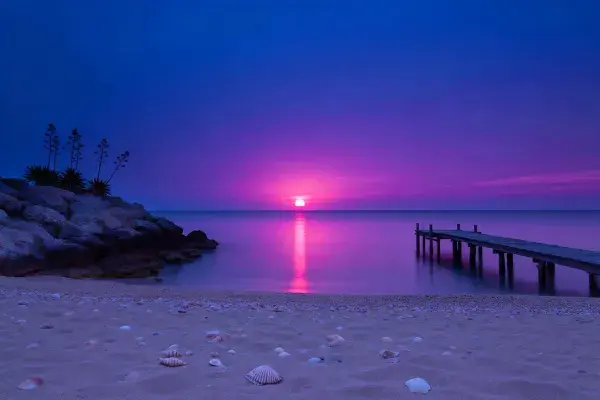海滨栈桥日落海滩景观