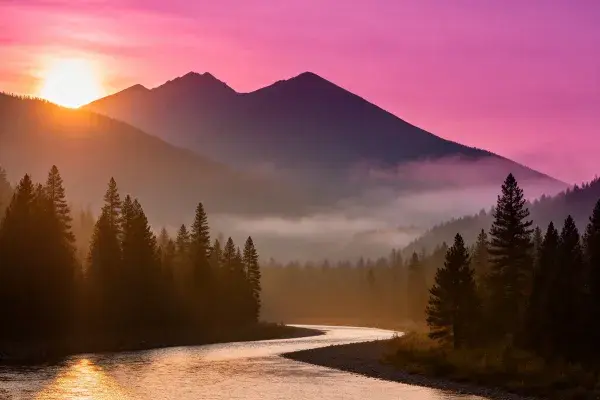 晨光下的山林河流与远山景观