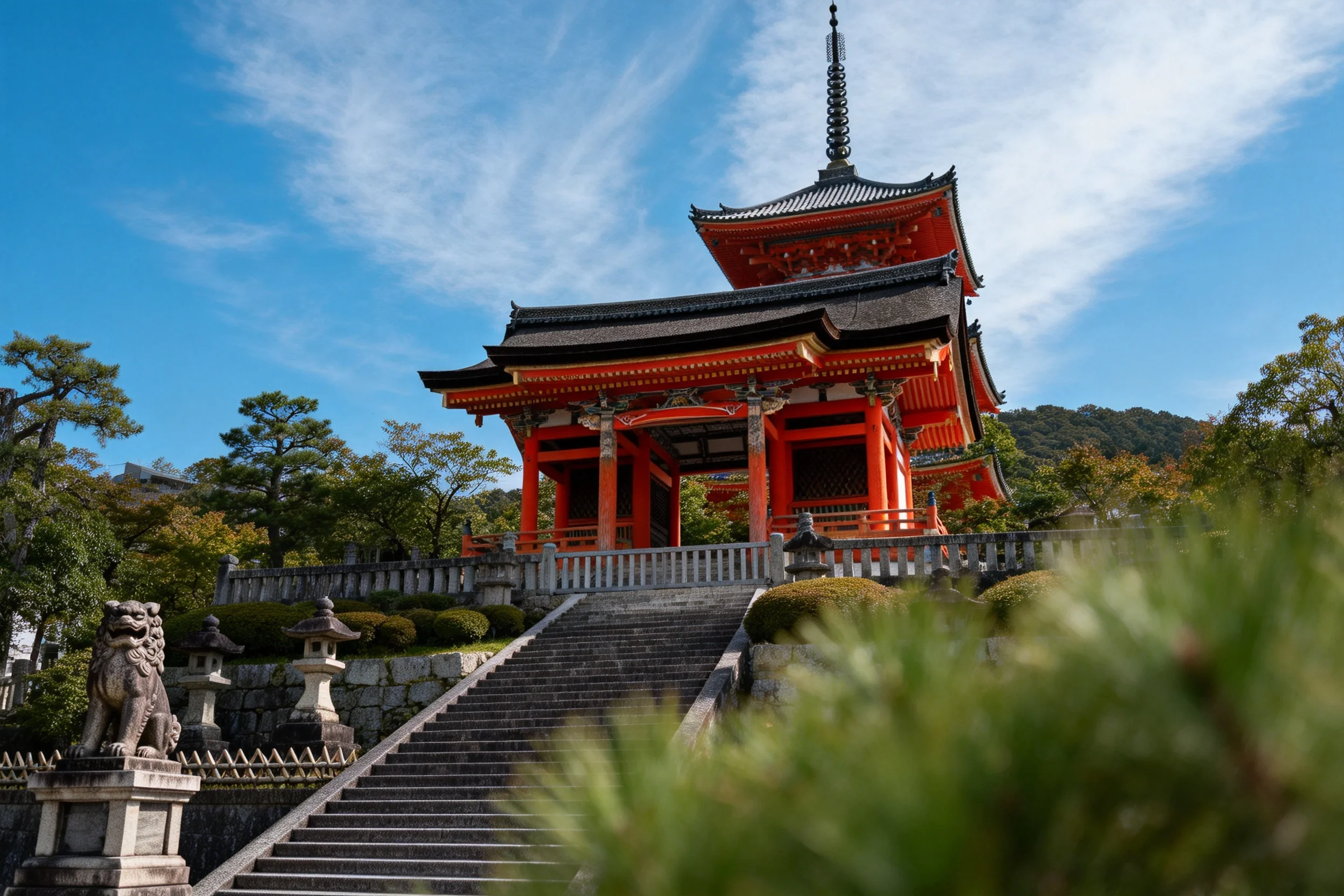 红漆木构的古建有着翘起的屋檐与多层塔状结构，石阶通向古建入口。